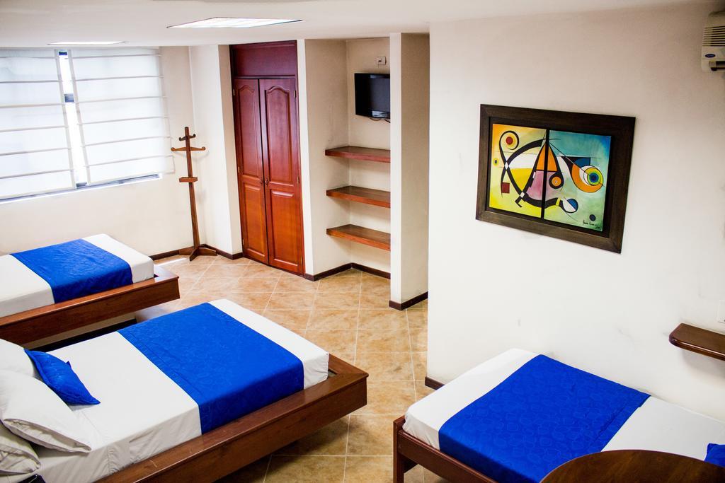 Hotel Plaza Mayor מדיין מראה חיצוני תמונה