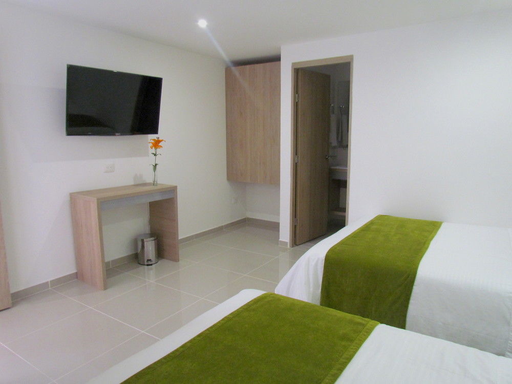 Hotel Plaza Mayor מדיין מראה חיצוני תמונה