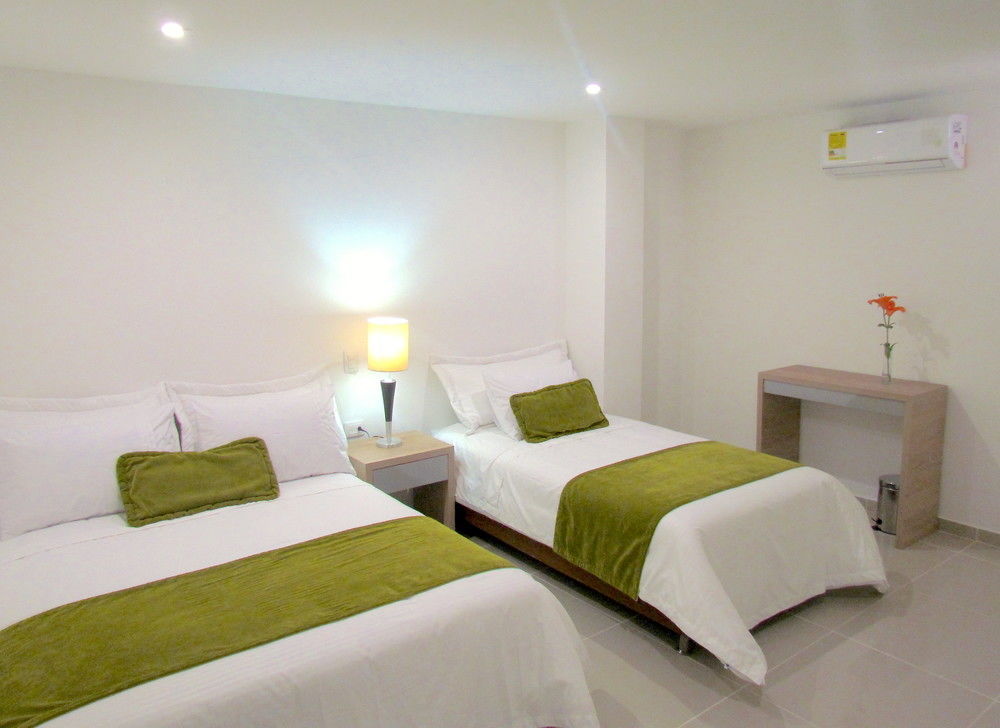 Hotel Plaza Mayor מדיין מראה חיצוני תמונה