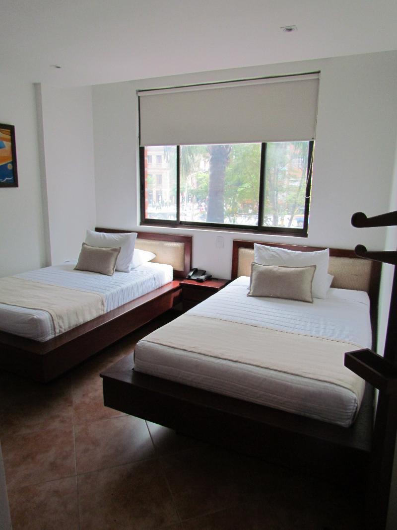 Hotel Plaza Mayor מדיין מראה חיצוני תמונה