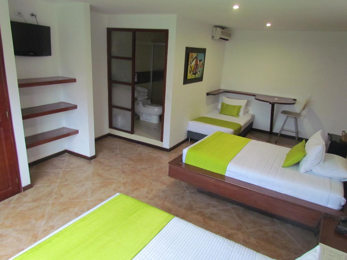 Hotel Plaza Mayor מדיין מראה חיצוני תמונה