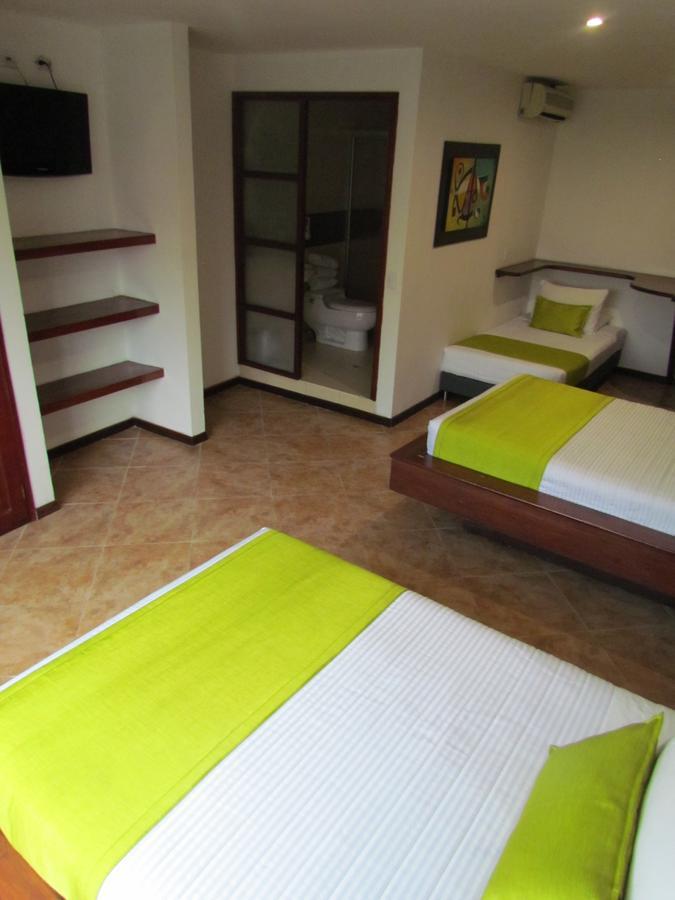 Hotel Plaza Mayor מדיין מראה חיצוני תמונה