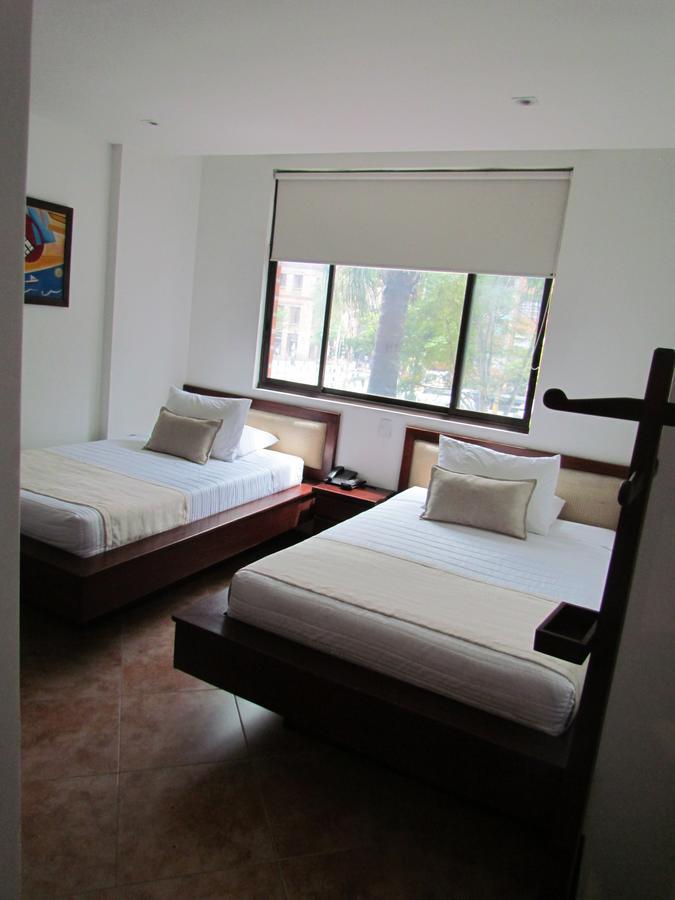 Hotel Plaza Mayor מדיין מראה חיצוני תמונה