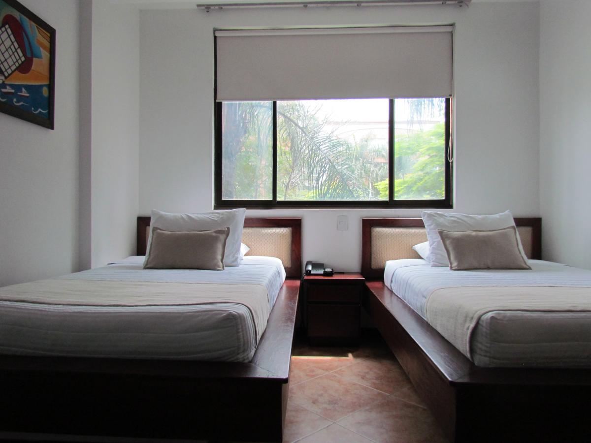 Hotel Plaza Mayor מדיין מראה חיצוני תמונה