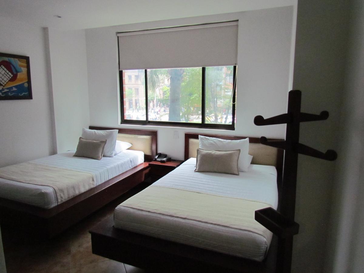 Hotel Plaza Mayor מדיין מראה חיצוני תמונה