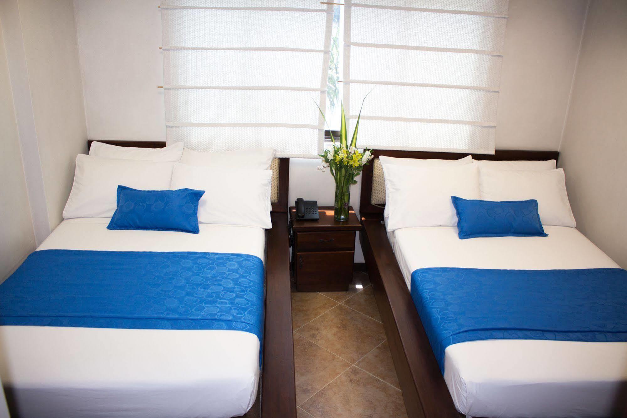 Hotel Plaza Mayor מדיין מראה חיצוני תמונה