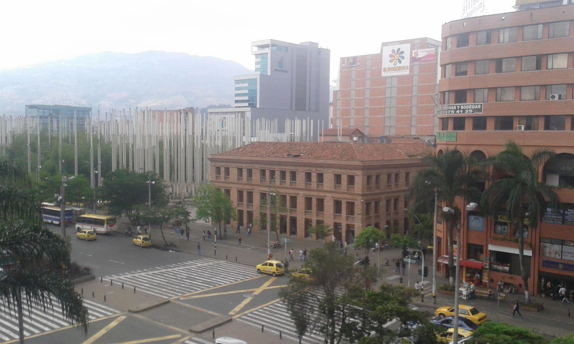 Hotel Plaza Mayor מדיין מראה חיצוני תמונה